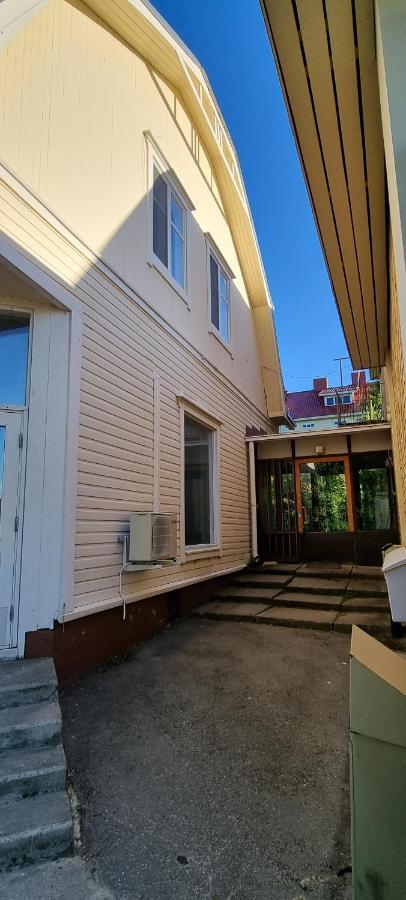Tyylikaes Kaksio Ihanassa Puutalossa Appartamento *